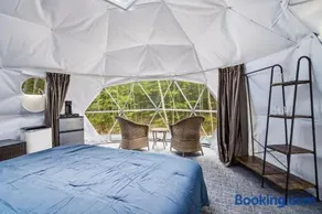 Pleasant River Glamping Dome 3 King bed - Image 5