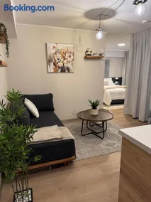 Luxury Tower Top Floor Apartment - Image 3