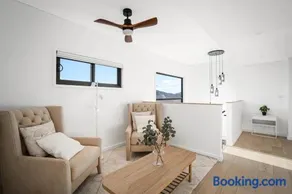 Austral Luxury 5Br Classic Model House - Image 2