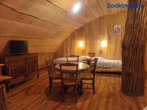 Hobbit Mont Saint Michel Castel Brandy - Image 3