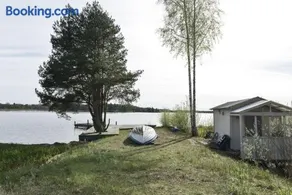 Sekelskiftesvilla med sjötomt, brygga & roddbåt - Image 2
