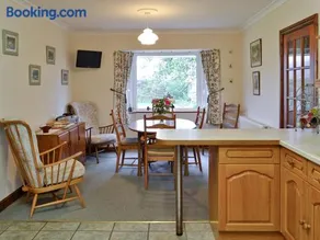 South Cleeve Bungalow - Image 3