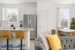 Brand-New Luxury Townhome in Noblesville - Image 2