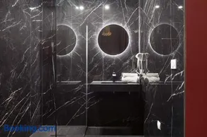 Legend Majestic Superbe Love Room - Jacuzzi - Champagne - Romantisme - parking privé GRATUIT - Image 3