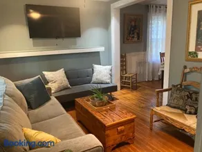 New Leeds listing Near Graces diner and Hudson! - Image 2