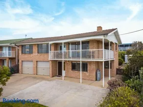 Allawah Beach House - 29 Dalmeny Drive, Kianga - Image 1