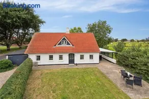 Cozy Holiday Home With A View Of The North Sea - Image 1