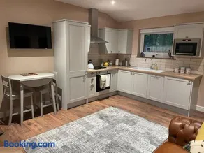 Tulip Cottage - Image 2