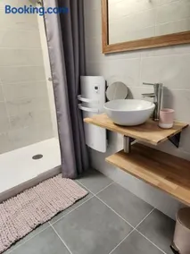 Maison cosy et décorée avec goût à la campagne - Image 2