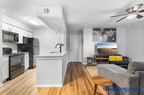 Furnished Apartments in University Hills - Image 1
