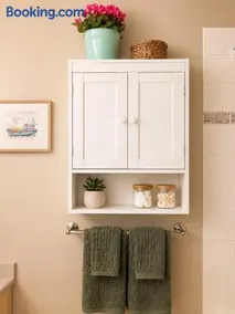 Downtown Vanc gem, Sleeps 4, free Parking, Bikes - Image 5