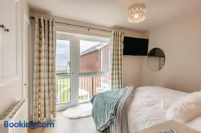3 Bed in Corton oc-s32347 - Image 2