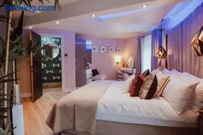 The Penthouse Luxury Central Apartment - Image 3