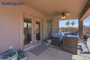 Spacious House with Heated Pool Near Peoria Sports Complex - Image 2