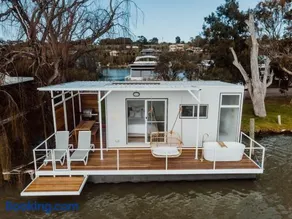 The Floathouse - Floating tiny home on the Murray - Image 1