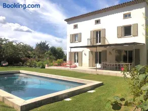 The HoPe, appartement au sein d'une maison avec piscine - Image 1