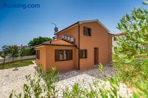 Villa Gloria, villa with heated pool - Image 4
