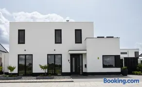The White House Apartment - Image 1