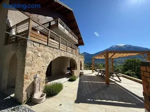 Gîte confort 15 couchages, vue panoramique Montagne Hautes Alpes, Terrasses - Image 3