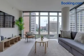 Wonderful 2BR Apartment at Crystal City - Image 1