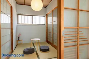 一棟貸切宿 丸亀駅徒歩10分 ,60-year-old renovated private house 10 min walk from Marugame Sta - Image 4