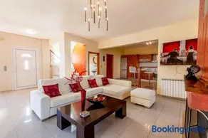 Rose Garden House - Image 4