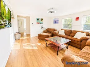Treeview - Cozy 2 BR Apt ~1 hr from NYC Fast Wi-fi - Image 1