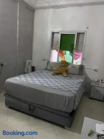 Private Room in Spacious Modern Apartment AC & Shared Kitchen - Image 1