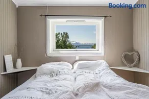 Serene Countryside Holiday Home with Fjord Views and blooming Gardens - Image 4