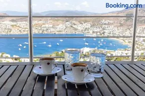 Stunning Sea View Cosy Apartment - Image 1