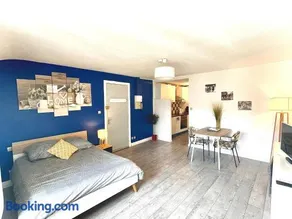 Studio Hyper-centre Moissac 30 m2 Calme Cour int vélos logement entier - Image 4