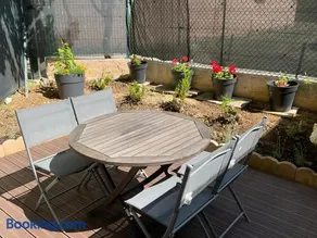 Luxury One bedroom with garden - Image 2