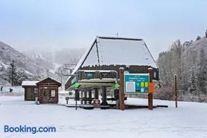 106 Pinecone Lodge - Image 2