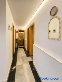 Junto a calle Alcalá, con terraza privada - Image 5
