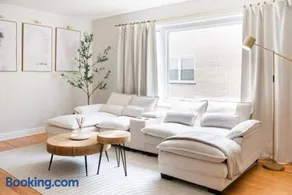2BR • Newly Furnished Modern Apt • Near O'Hare - Image 1