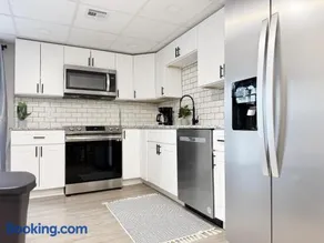 RiverStone Retreat - Newburgh IN Stylish Apartments - Image 3