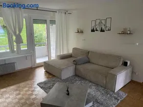 Au Zimmer - Image 1