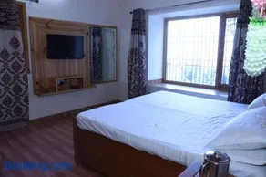 Rooptara Valley Luxury Cottage Majkhali Himalaya - Image 4