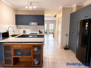 Family Townhouse in Wantirna 3Bedrooms - Image 1