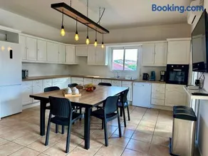 Le Familia,T5 avec terrasse,parking privé et Clim, idéal famille et professionnels - Image 3
