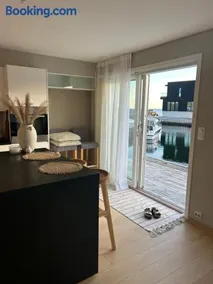 Flott Leilighet, 1 etasje med nydelig sjøutsikt - Image 2
