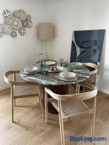Elegant 2BR Apartment with Terrace - Image 2