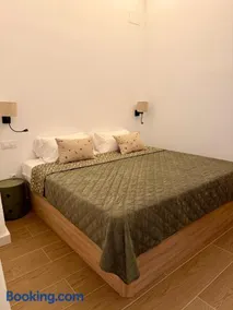 Santa Monica Boutique Apartments - Image 3