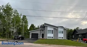Cozy Basement Apartment - Image 2