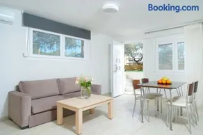 Ilias Apartments - Image 1