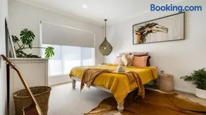 Bangalow Breeze - Lovely Pool - Walk to Centre - Image 3