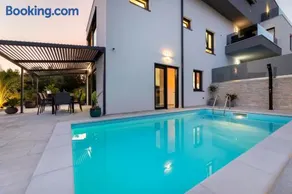 Luxusapartment I. mit beheiztem Pool in den Villa Adria Apartments - Image 2