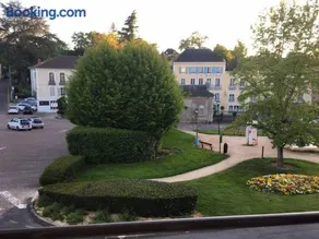 Bristol Manor Bel apt F3 face aux thermes Neris - Image 3