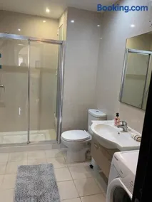 Poolside Luxury Apartment with Patio 11A3S - Image 3