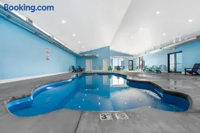 Amazing Views of Table Rock, Pvt Hot Tub, Theatre Room, Free Daily Tickets to Branson Attractions! - Image 4